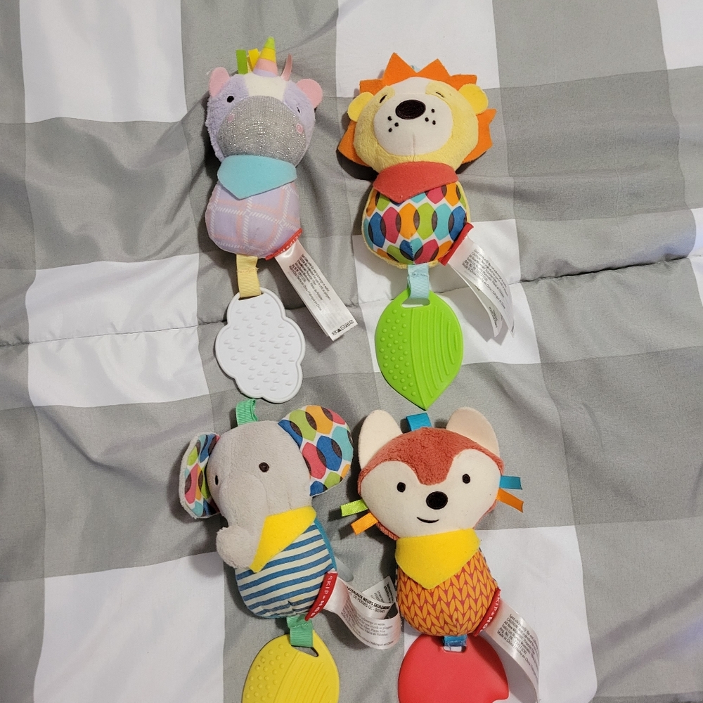Skip hop dangling toys set of 4